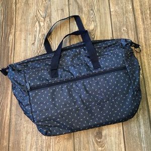 Thirty-One Navy Leaf Pattern Diaper Bag Fully Line